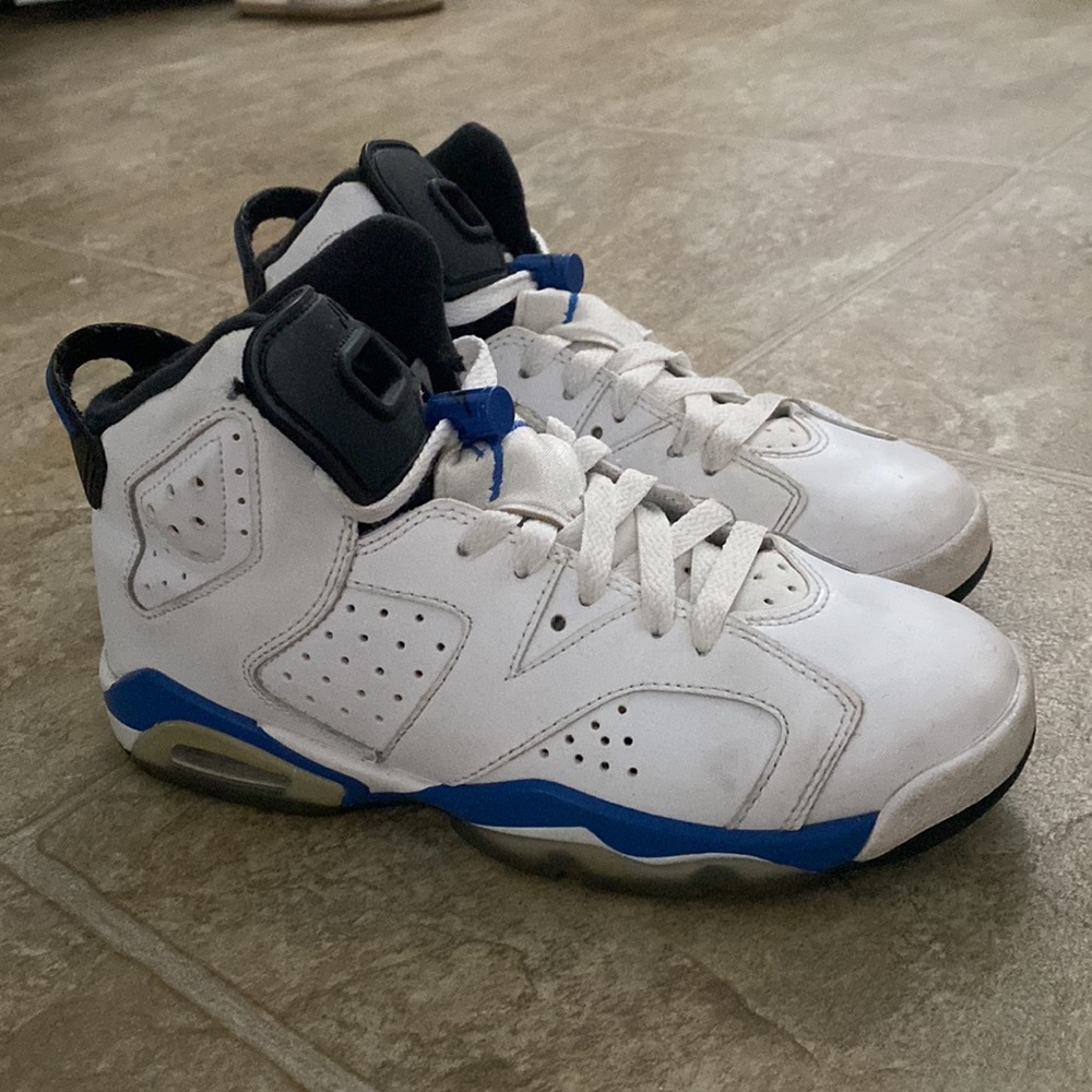 Size 4.5Y Air Jordan 6 Retro ‘Sport Blue’